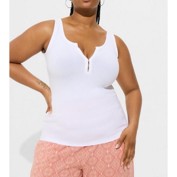 ๐ White Rib Scoop Neck Hook And Eye Tank Top 2 2X 18 20 NWT Torrid New! - Picture 2 of 7